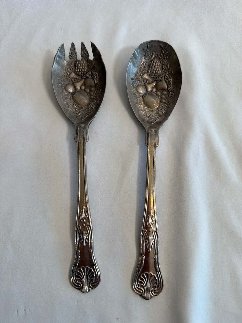Vintage Raimond Sheffield England EPNS Silverplate Fruit & Berry‎ Embossed Salad